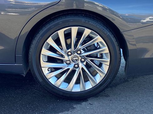 Used 2023 Lexus ES 350 Ultra Luxury w/ Accessory Package (Z2) image 9