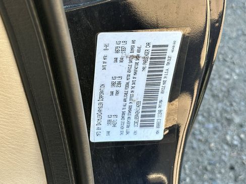 Used 2002 Chrysler Sebring Limited image 30