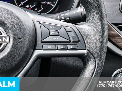 Used 2025 Nissan Altima 2.5 SV FWD image 34