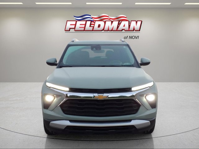 Used 2025 Chevrolet TrailBlazer LT w/ Convenience Package AWD/4WD image 9