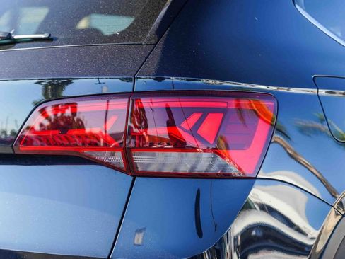 Used 2023 Volkswagen Taos SE image 9