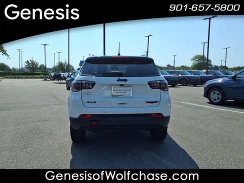 Used 2025 Jeep Compass Trailhawk AWD/4WD image 4