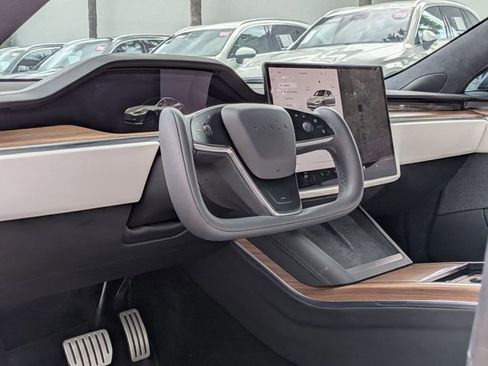 Used 2021 Tesla Model S Plaid image 10