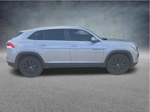 Used 2024 Volkswagen Atlas Cross Sport SE FWD image 6