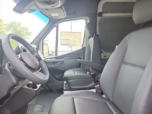 New 2026 Mercedes-Benz Sprinter 2500 image 26
