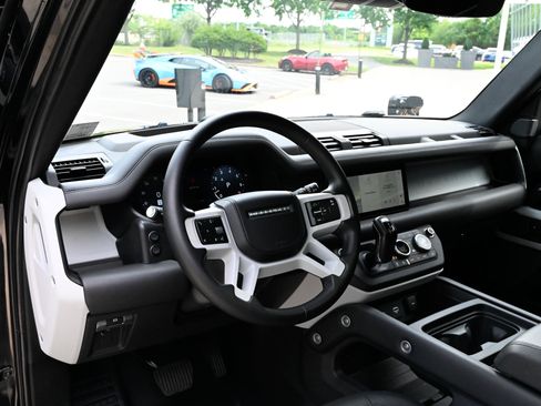 Used 2023 Land Rover Defender 90 X-Dynamic SE AWD/4WD image 16