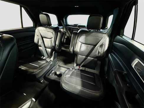 Used 2020 Ford Explorer XLT w/ Equipment Group 202A image 14