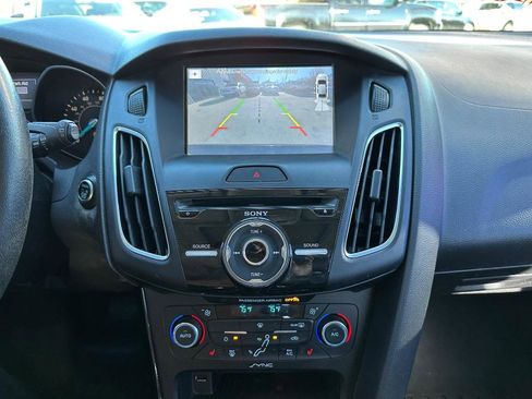 Used 2016 Ford Focus Titanium image 7