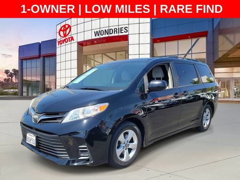 Used 2019 Toyota Sienna LE FWD image 2