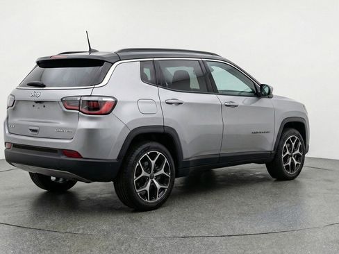 Used 2025 Jeep Compass Limited AWD/4WD image 9