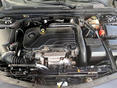 Used 2022 Chevrolet Malibu LT image 31