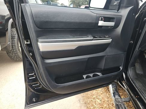 Used 2017 Toyota Tundra SR5 image 15