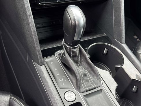 Used 2022 Volkswagen Atlas SE w/ Black Wheel Package image 16