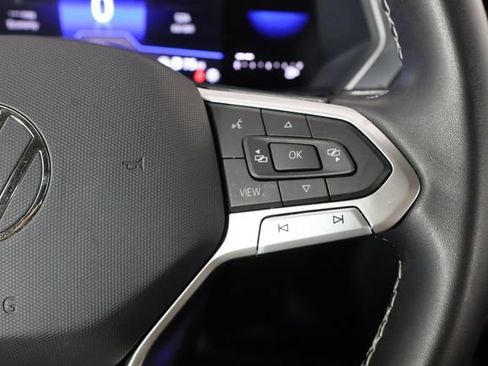 Used 2023 Volkswagen Tiguan SE FWD image 10