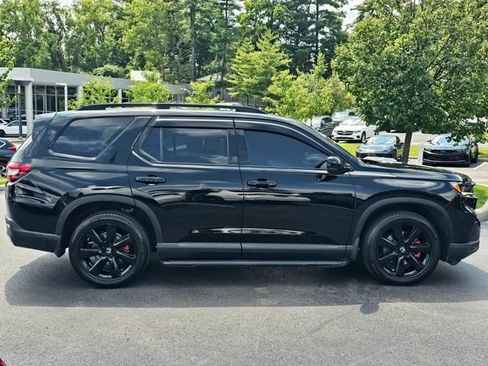 Used 2025 Honda Pilot Black Edition image 7