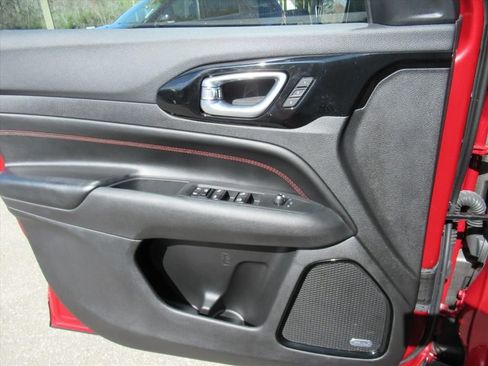 Certified 2025 Jeep Compass Trailhawk w/ Trailhawk Elite Group image 20