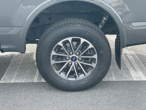 Used 2020 Ford F150 Lariat w/ Equipment Group 502A Luxury image 10