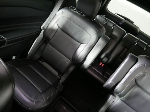 Used 2020 Ford Explorer Limited w/ Class III Trailer Tow Package image 12