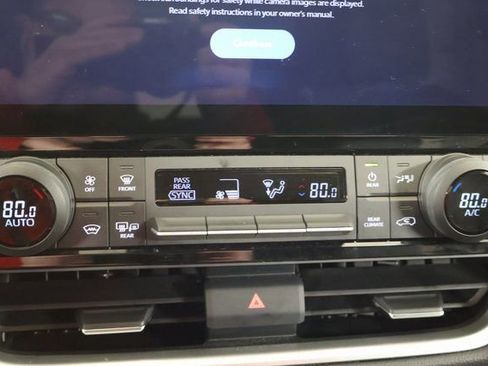 Used 2025 Toyota Grand Highlander AWD image 22