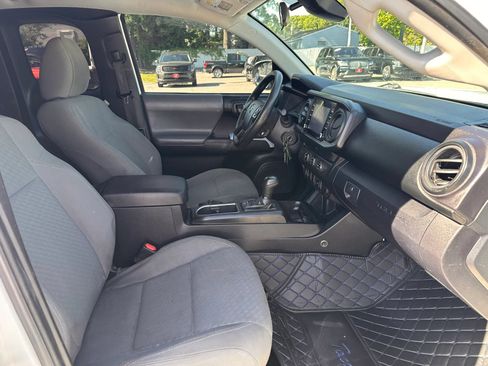 Used 2020 Toyota Tacoma SR RWD image 17