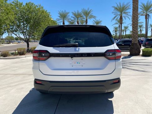 Used 2024 Honda Pilot LX image 5