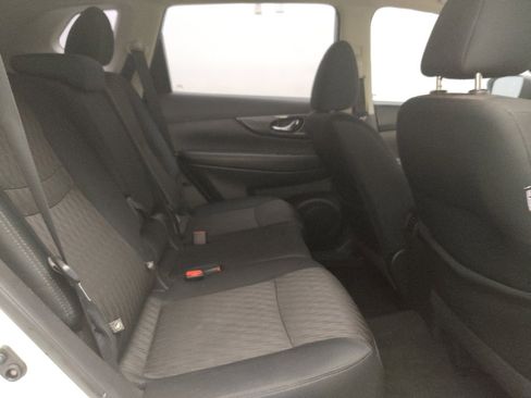 Used 2018 Nissan Rogue S image 19