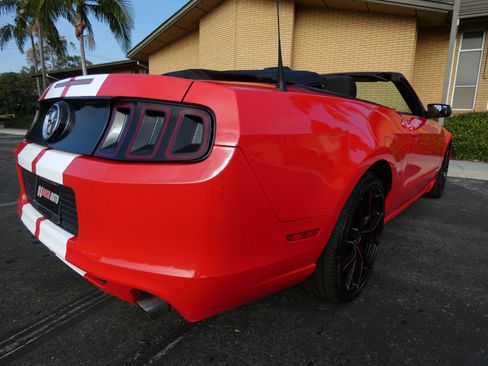 Used 2013 Ford Mustang Convertible image 8