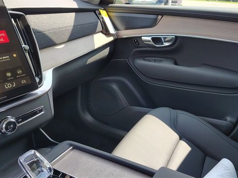 New 2026 Volvo XC90 B6 Plus w/ Protection Package Premier image 29