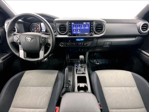 Used 2022 Toyota Tacoma TRD Off-Road image 18