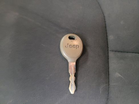 Used 2016 Jeep Wrangler Unlimited Sport w/ Connectivity Group image 32