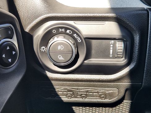 Used 2024 Jeep Gladiator Sport AWD/4WD image 23