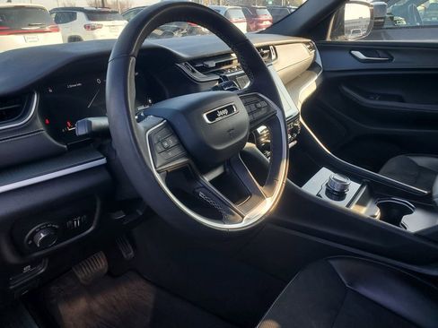 Used 2024 Jeep Grand Cherokee L Altitude image 18