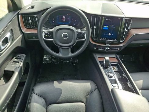 Used 2023 Volvo XC60 B5 Plus AWD/4WD image 13
