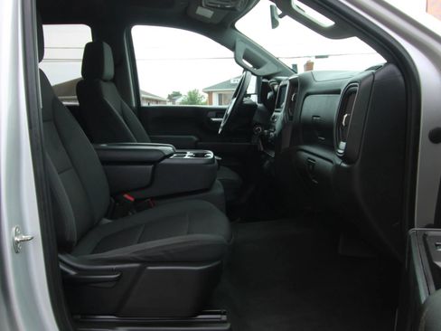 Used 2021 Chevrolet Silverado 2500 Custom w/ Custom Value Package AWD/4WD image 10