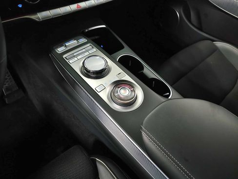 Used 2024 Genesis GV70 2.5T w/ Sport Prestige Package AWD/4WD image 36