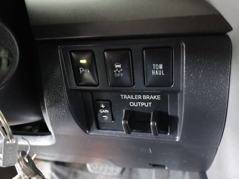 Used 2019 Toyota Tundra SR5 w/ TRD Off Road Package AWD/4WD image 18