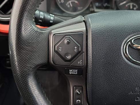 Used 2017 Toyota Tacoma TRD Off-Road w/ Tow Package (A/T) image 17