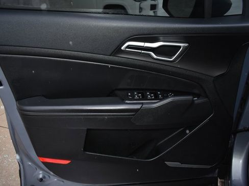 Used 2023 Kia Sportage EX image 14