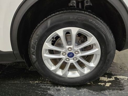 Used 2020 Ford Escape SE image 11