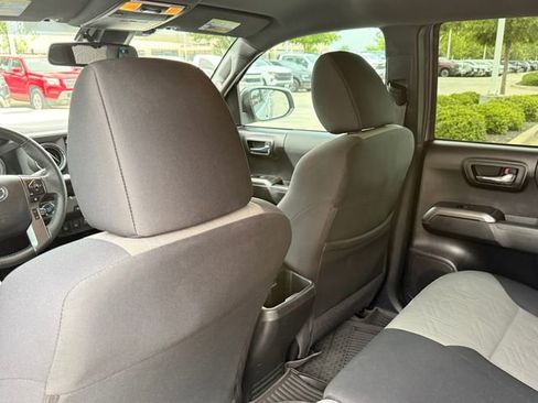 Used 2022 Toyota Tacoma TRD Sport w/ Technology Package RWD image 28
