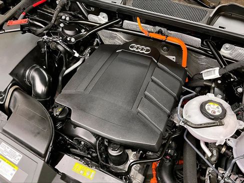 Used 2021 Audi Q5 e Premium w/ Convenience Package image 31