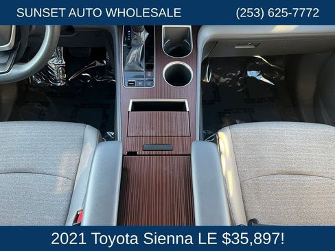 Used 2021 Toyota Sienna LE AWD/4WD image 24