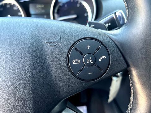 Used 2011 Mercedes-Benz R 350 BlueTEC 4MATIC image 25