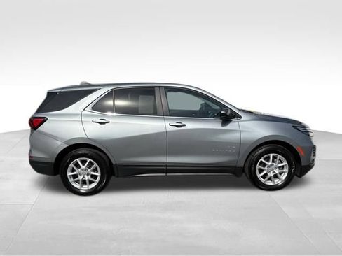 Used 2024 Chevrolet Equinox LT w/ Driver Convenience Package FWD image 9