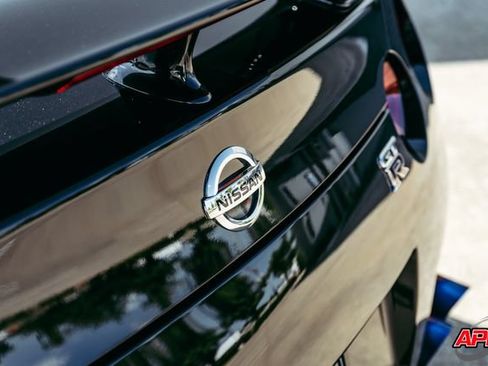 Used 2013 Nissan GT-R Premium AWD/4WD image 32