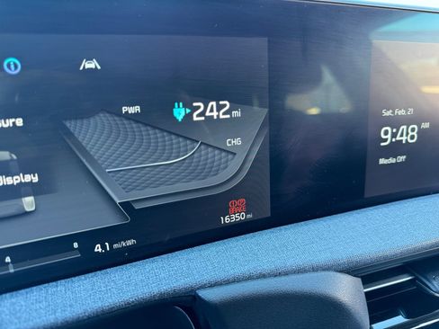 Used 2022 Kia EV6 Wind image 11