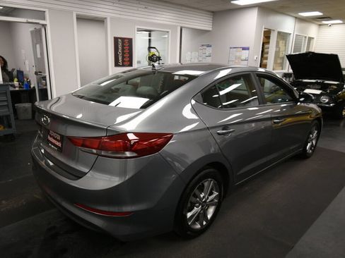 Used 2018 Hyundai Elantra SEL FWD image 8