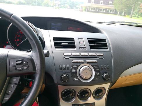 Used 2011 MAZDA MAZDA3 s Sport FWD image 38