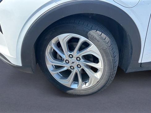 Used 2023 Chevrolet Bolt EUV LT image 12