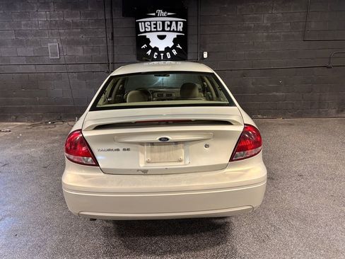 Used 2007 Ford Taurus SE FWD image 5